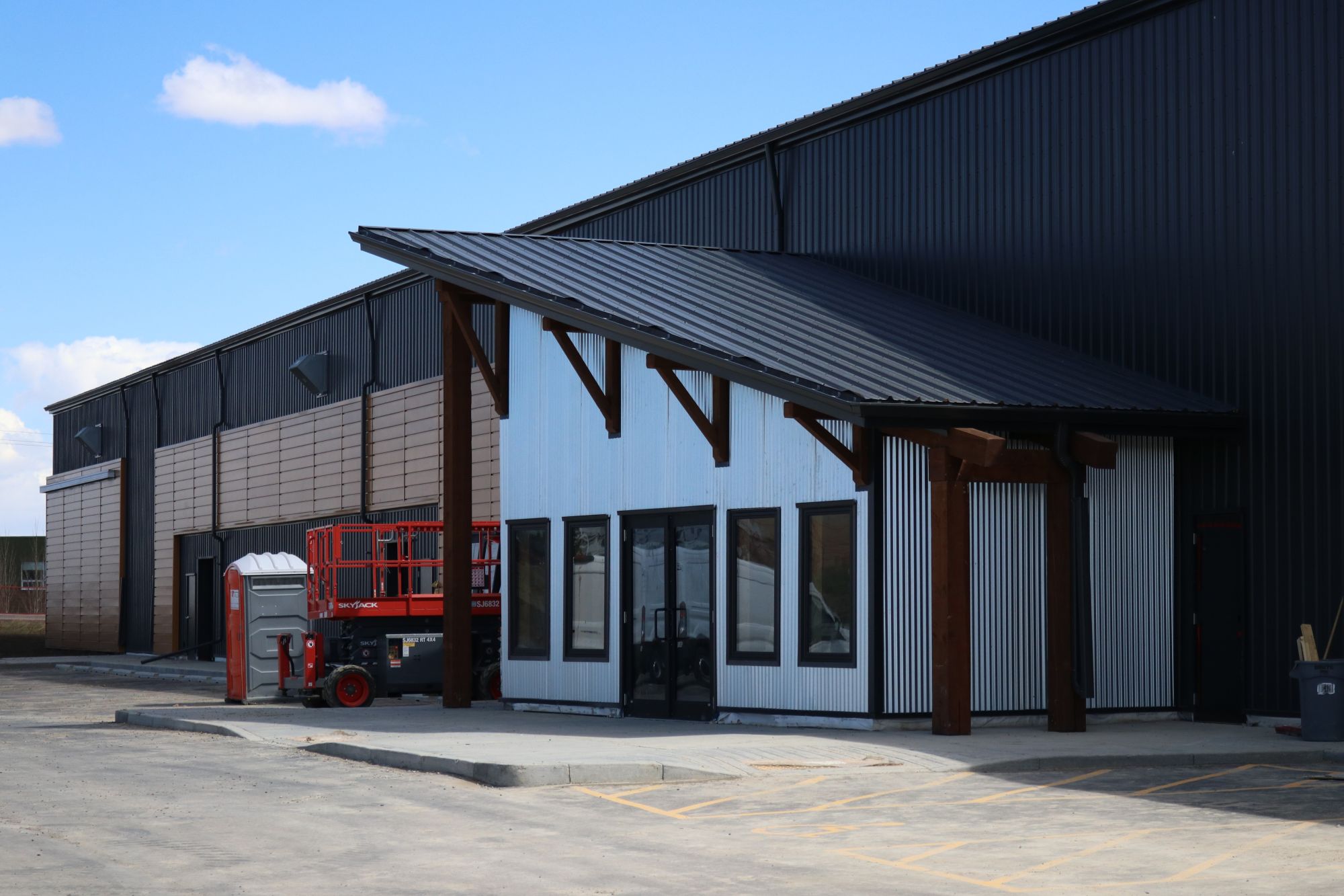 Okotoks approves $500K loan for Pickleball and Tennis Centre project ...