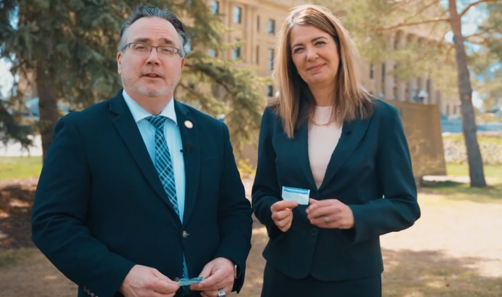 Alberta rolling out new licences and ID cards starting July 2 ...