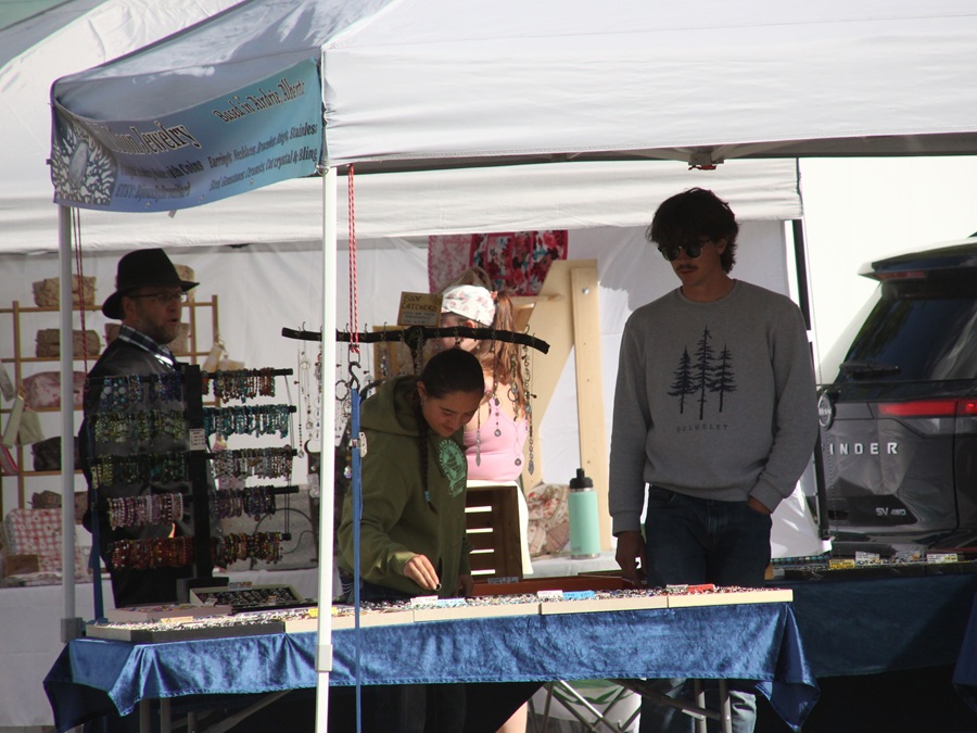 Photos: Strathmore Farmers Market returns for summer - StrathmoreNow ...