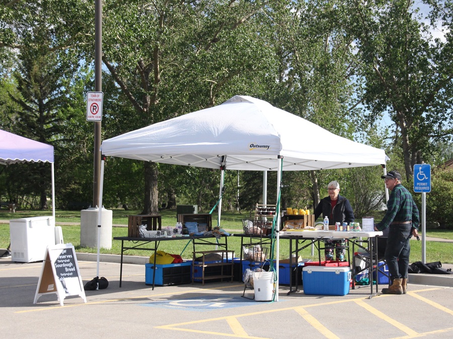 Photos: Strathmore Farmers Market returns for summer - StrathmoreNow ...
