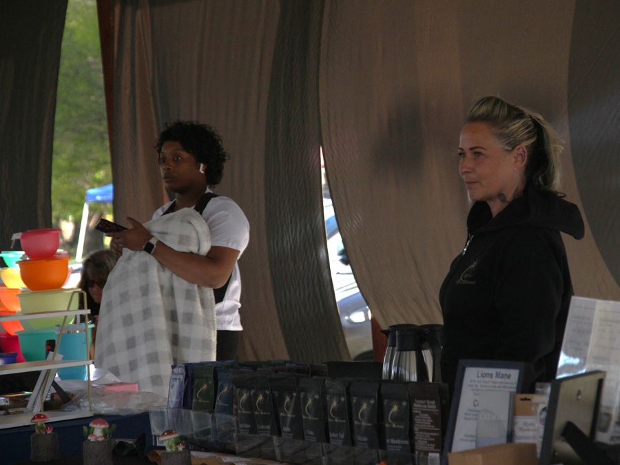 Photos: Strathmore Farmers Market returns for summer - StrathmoreNow ...