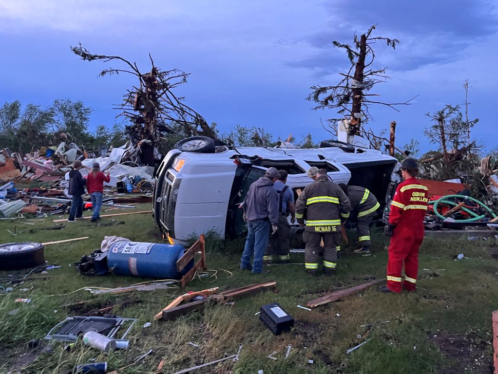 Father recounts surviving tornado that destroyed Alameda-area farm