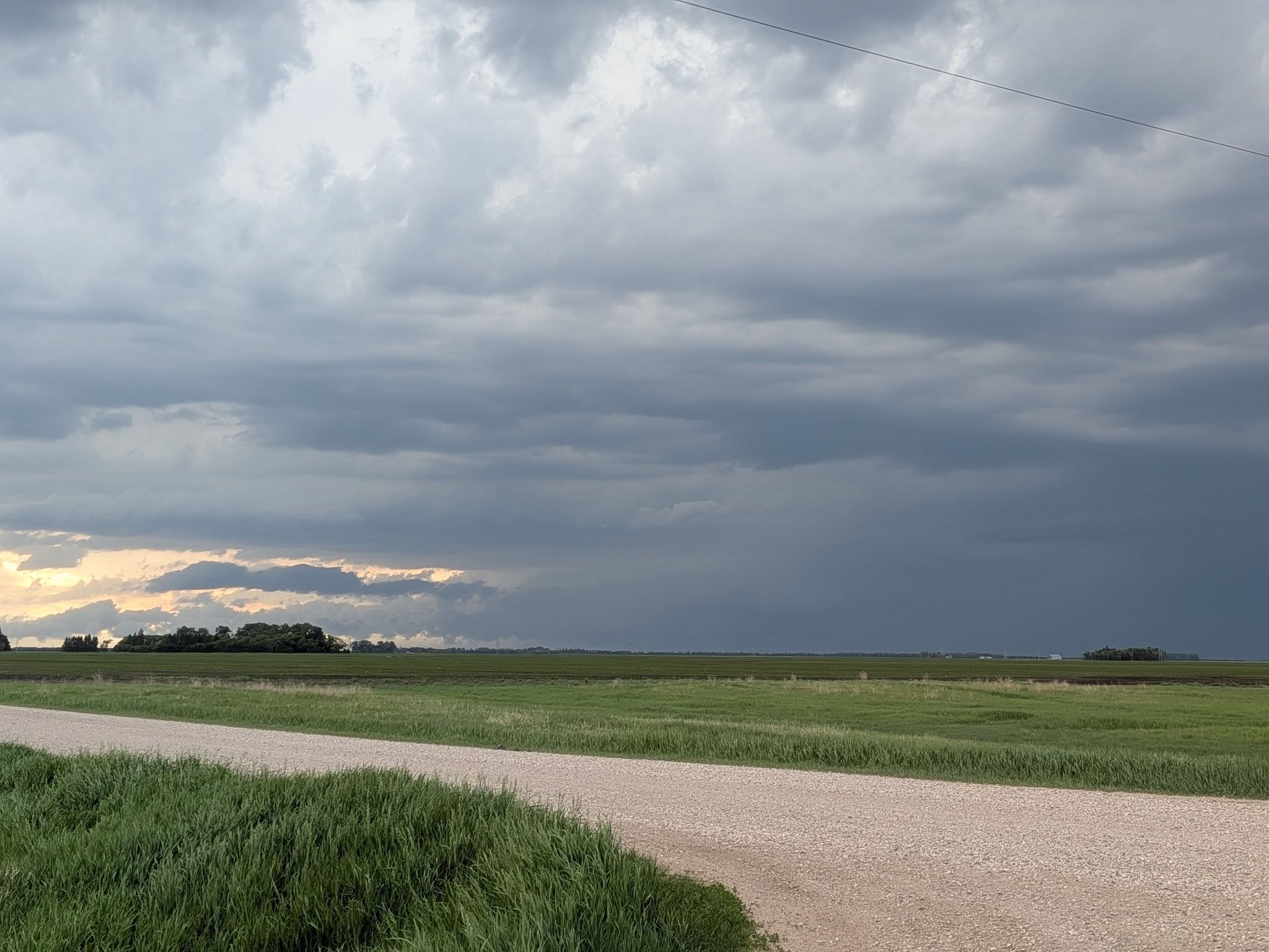 Severe weather reported North-East of Portage la Prairie - red warnings ...