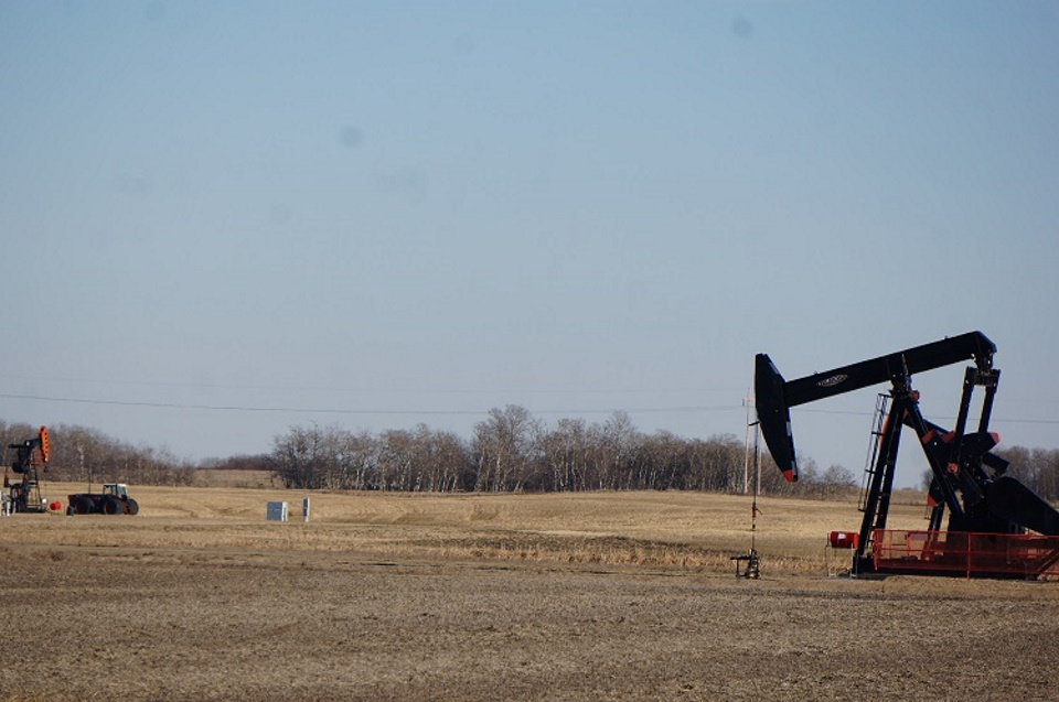 Calgary man pays $45K after tipping friend about oil and gas deal