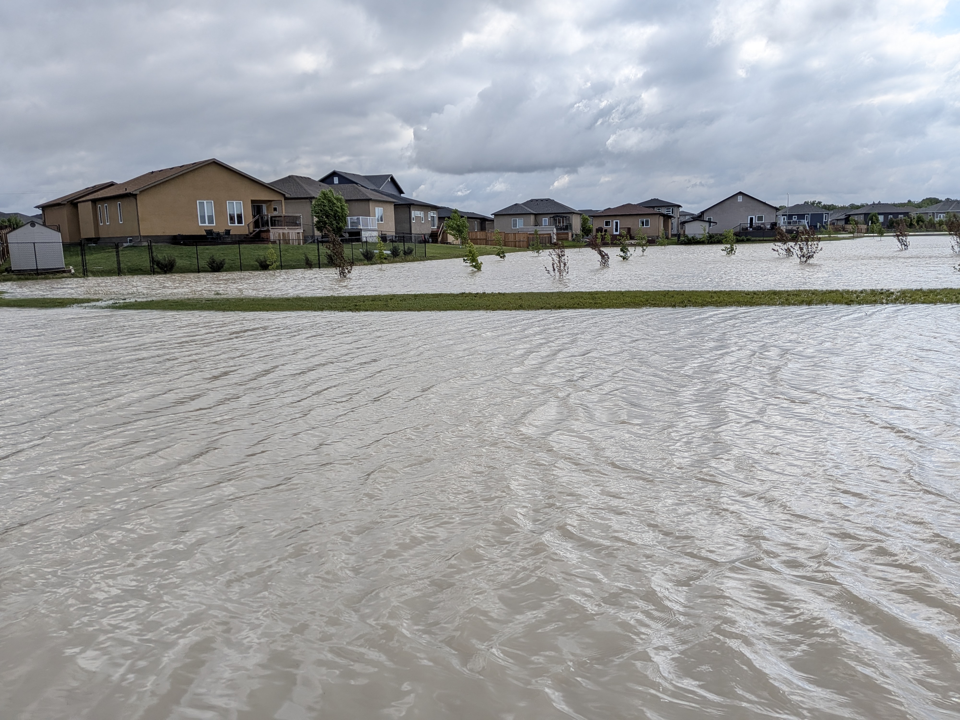 VIDEO: Historic flooding overwhelms Stonewall and Stony Mountain ...