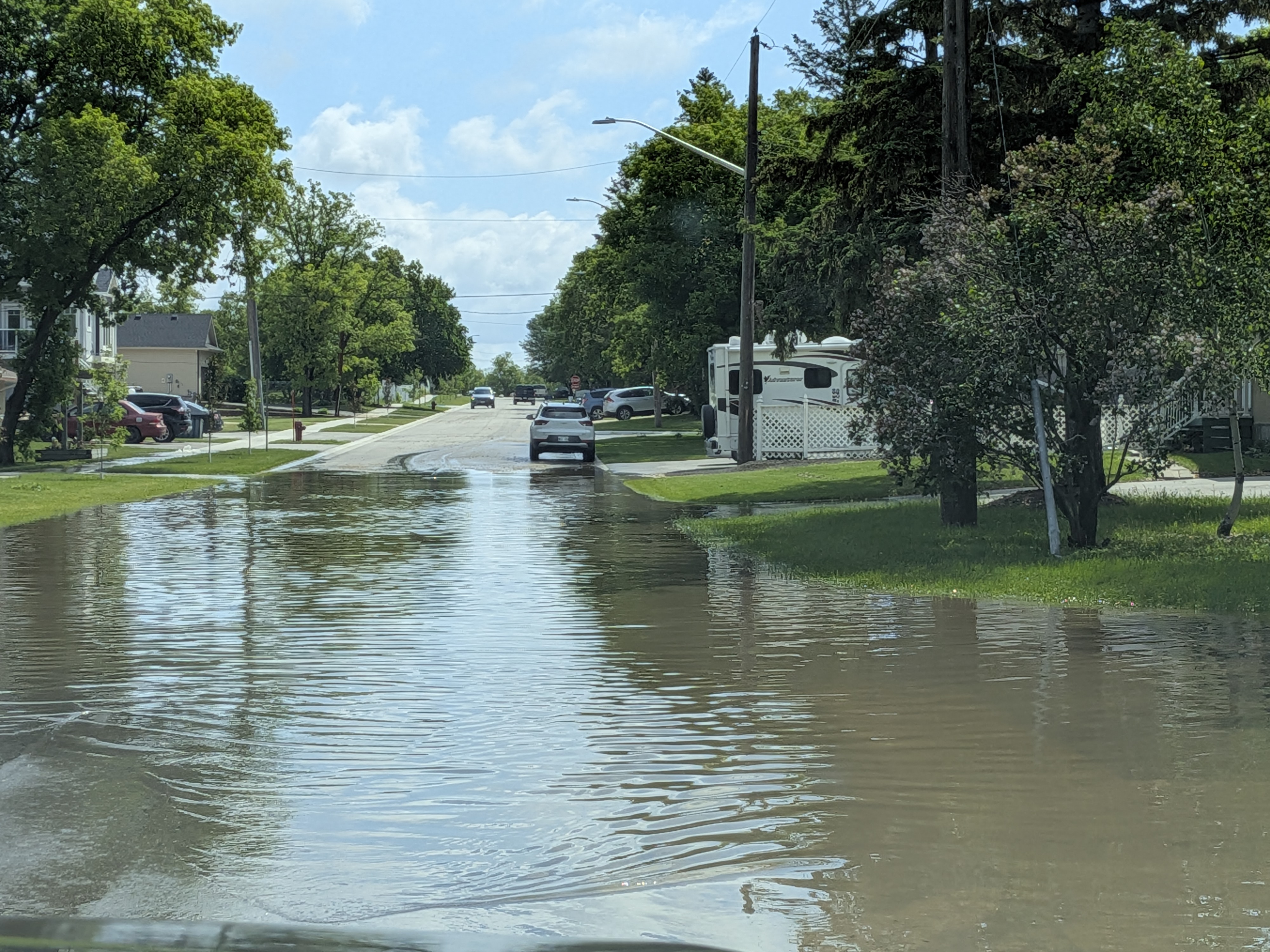 VIDEO: Historic flooding overwhelms Stonewall and Stony Mountain ...
