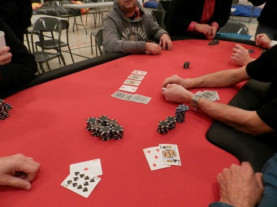Province urges public to watch out for fake online casino ads