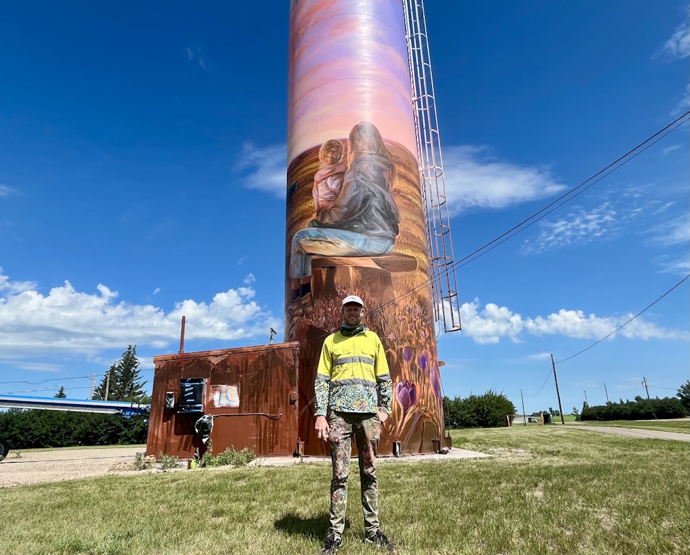 International artists transform Shaunavon during South West Mural Fest