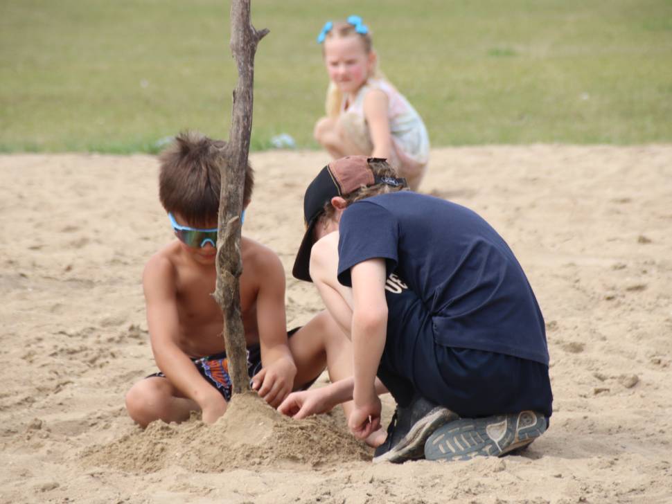 Summer or fall? Country 107 listeners make their seasonal case