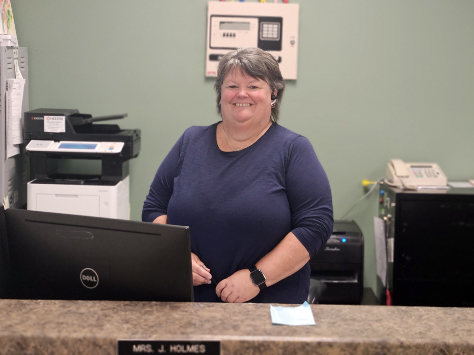 School offices buzzing as Seine River prepares for first day of classes