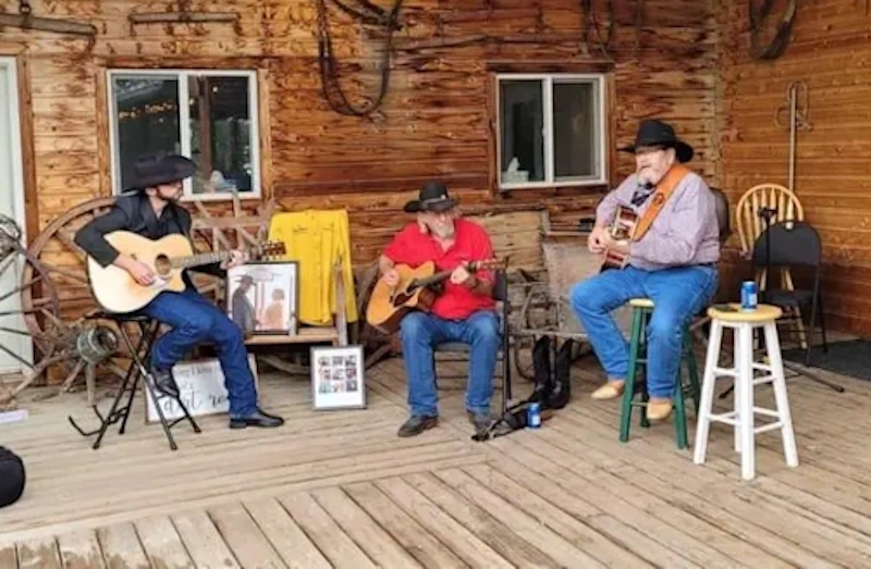 Larry Krause brings Western roots music to Humboldt benefit concert