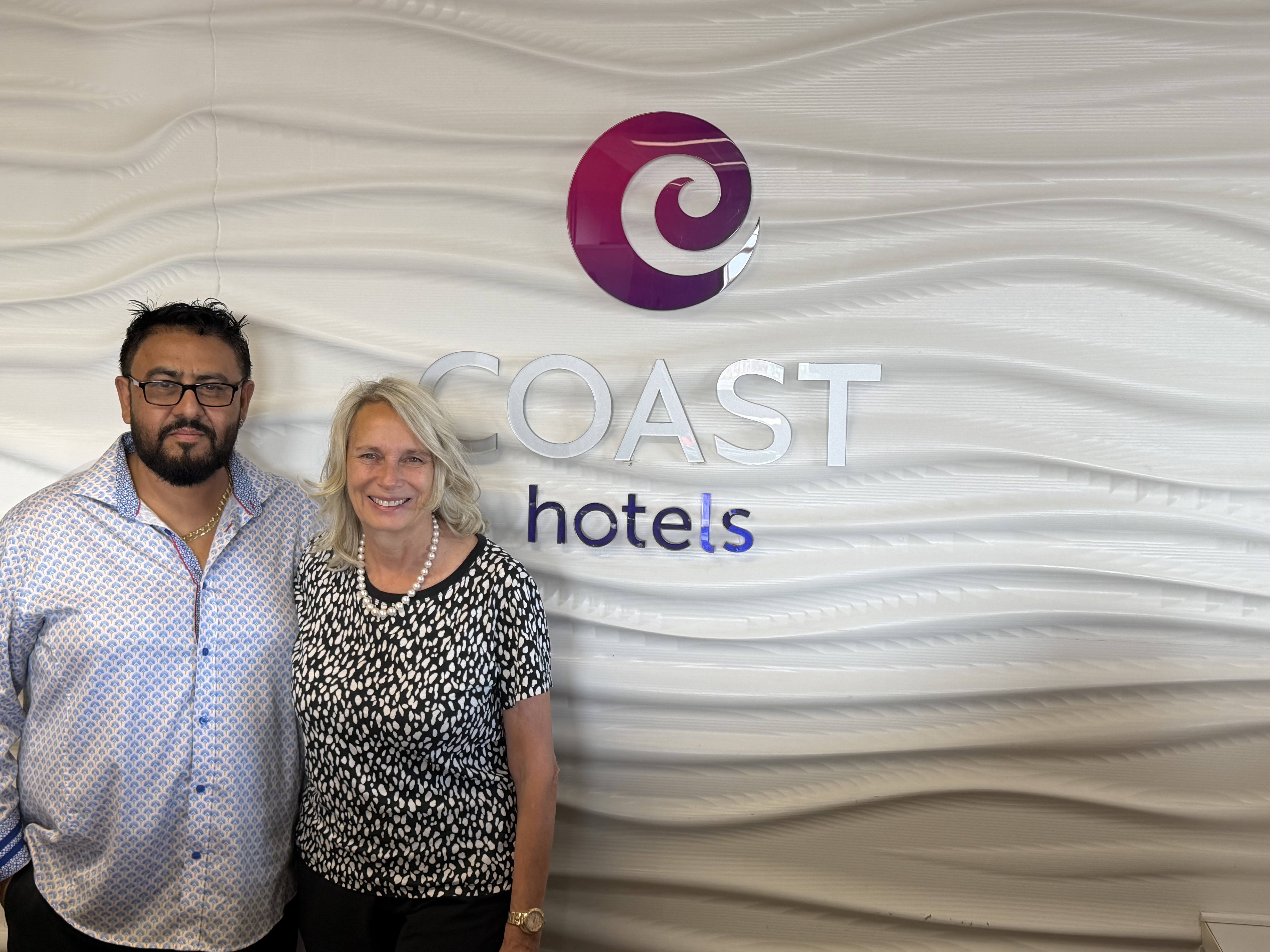 Семья Тейкеров продала гостиницу Coast в Свифт-Керрент после 51 года управления