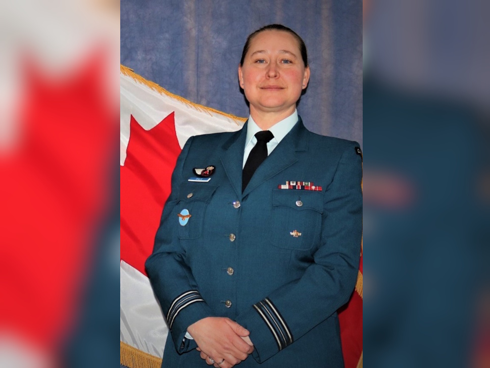 Snowbirds engineer recognized for work in aviation