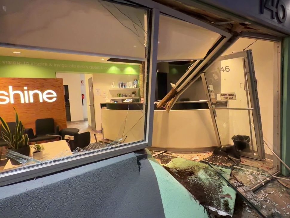 Car crashes into St. Boniface Shine Dental office - WinnipegToday.com ...